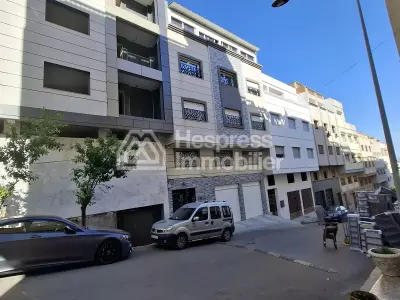 Maison en cours de finition au quartier Charf
