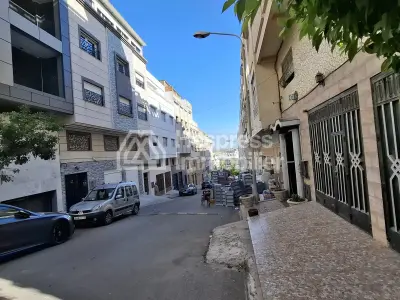 Maison en cours de finition au quartier Charf