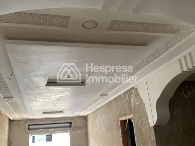 Maison en cours de finition au quartier Charf