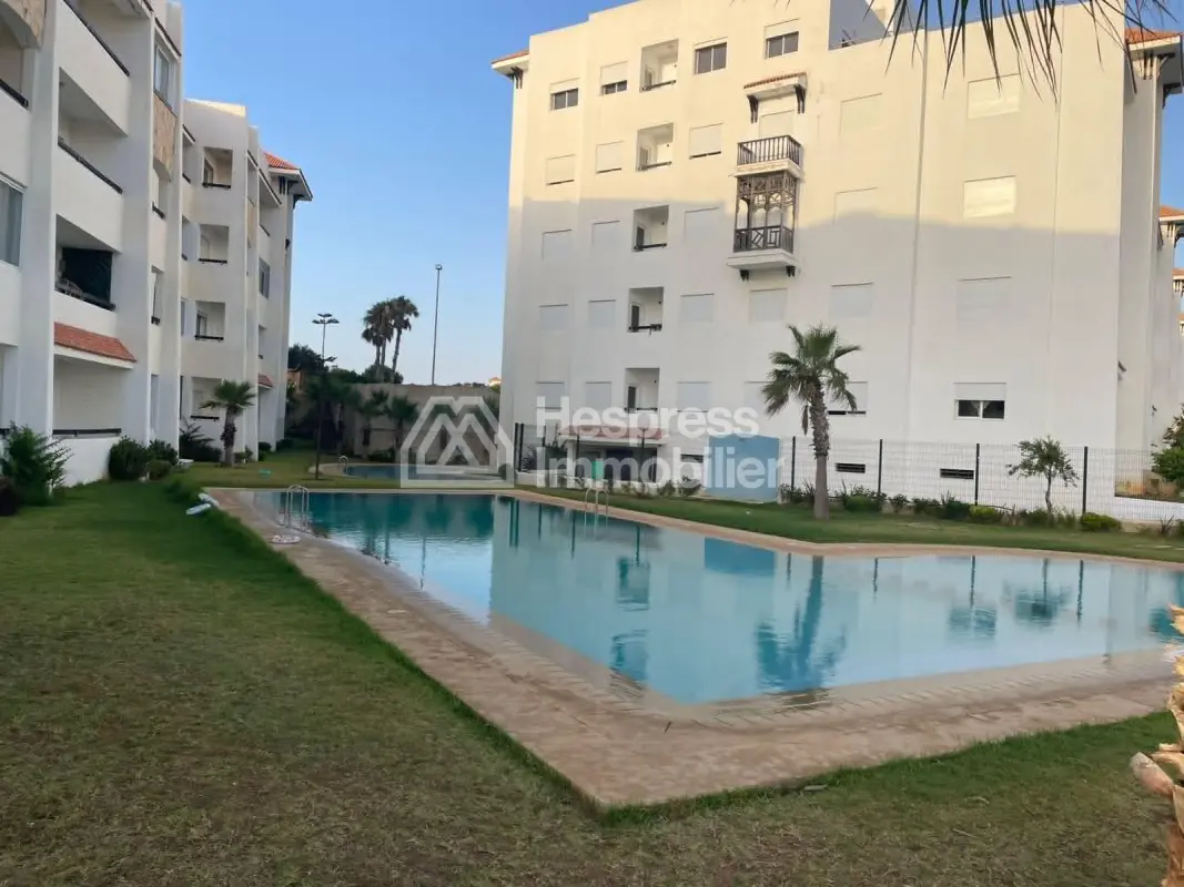 Apartment for sale with terrace in Marina Asila