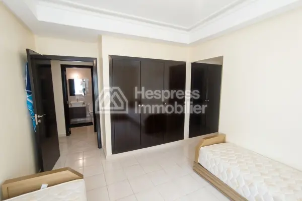 طابق أرضي رائع وواسع ومشمس