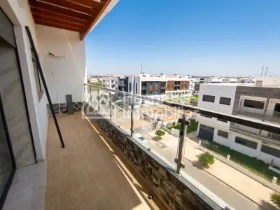 Bel appartement traversant vue piscine