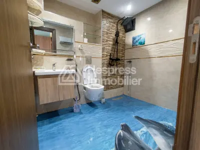 Bel appartement traversant vue piscine