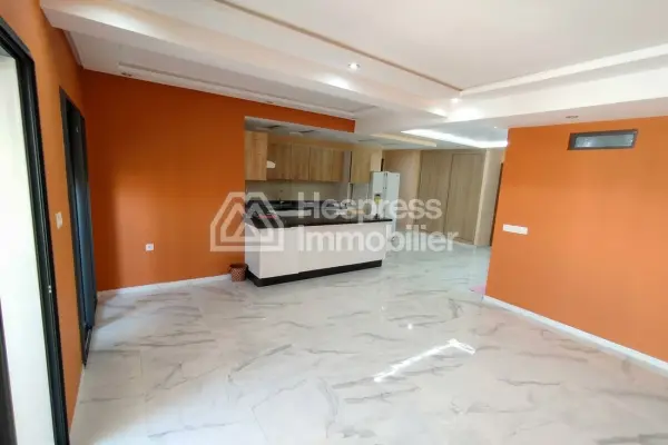 Bel appartement traversant vue piscine