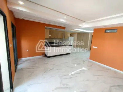 Bel appartement traversant vue piscine