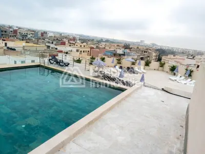 شقة مريحة في كوستا ليفينج مع مسبح على السطح
