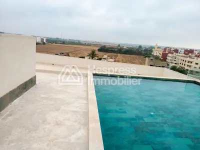 شقة مريحة في كوستا ليفينج مع مسبح على السطح
