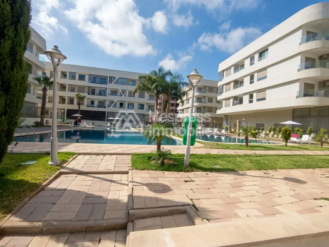 Superb unfurnished apartment for rent in Garden Paradise