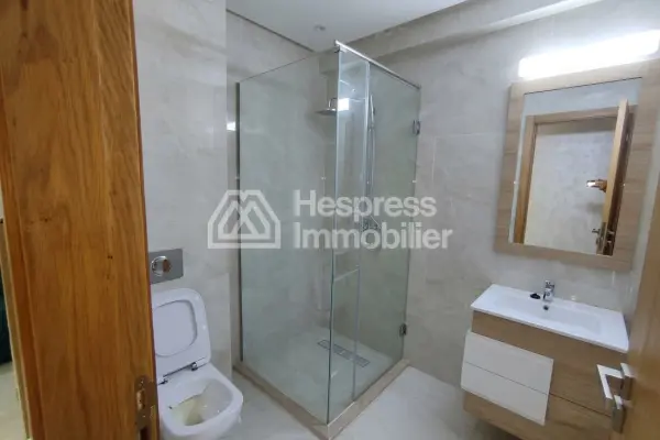 Superb unfurnished apartment for rent in Garden Paradise