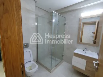 Superb unfurnished apartment for rent in Garden Paradise