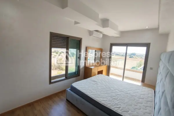 Superb unfurnished apartment for rent in Garden Paradise