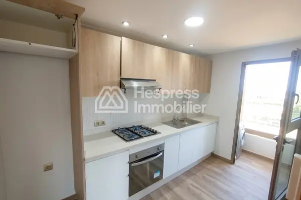 Superb unfurnished apartment for rent in Garden Paradise