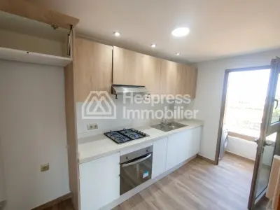 Superb unfurnished apartment for rent in Garden Paradise