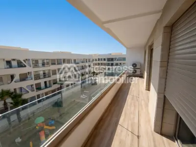 Superb unfurnished apartment for rent in Garden Paradise
