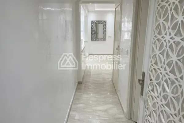 Elegant Duplex with Private Garden in a Secure Residence