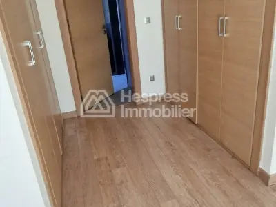 فيلا للإيجار في Ville verte بوسكورة ، مساحتها 800 متر مربع