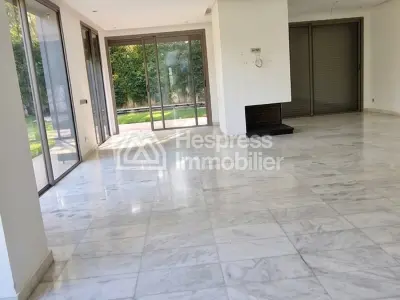 فيلا للإيجار في Ville verte بوسكورة ، مساحتها 800 متر مربع