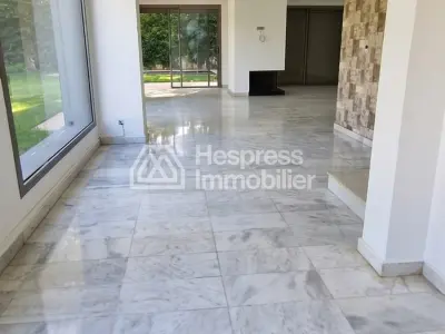 فيلا للإيجار في Ville verte بوسكورة ، مساحتها 800 متر مربع