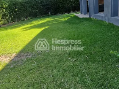 فيلا للإيجار في Ville verte بوسكورة ، مساحتها 800 متر مربع