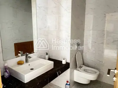 فيلا مفروشة مع مسبح في المدينة الخضراء بوسكورة