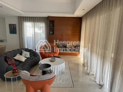 فيلا جميلة جداً للإيجار غير مفروشة في Ville verte