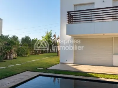 فيلا شبه منفصلة للإيجار في CGI Ville verte