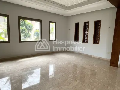 Near British School, empty villa with pool Bouskoura