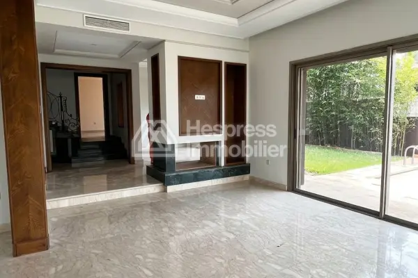 Near British School, empty villa with pool Bouskoura