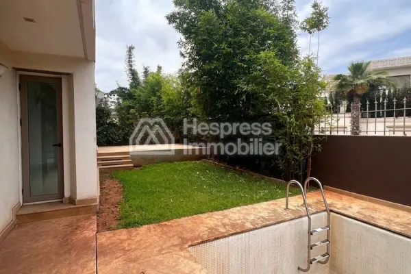 Near British School, empty villa with pool Bouskoura