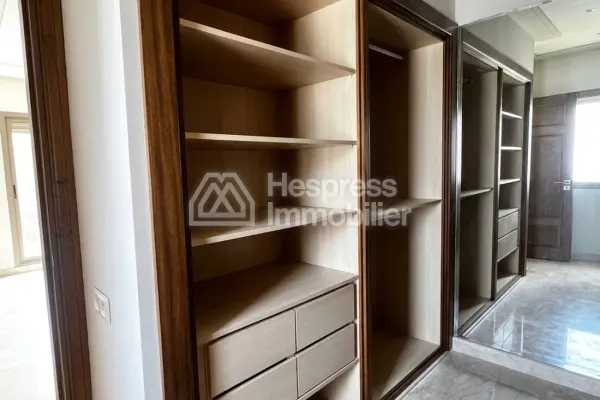Near British School, empty villa with pool Bouskoura