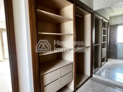 Near British School, empty villa with pool Bouskoura