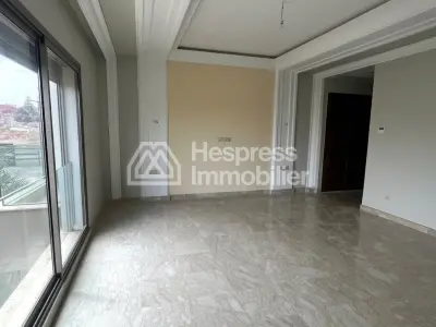 Near British School, empty villa with pool Bouskoura
