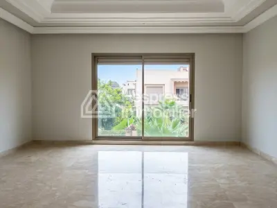 Near British School, empty villa with pool Bouskoura