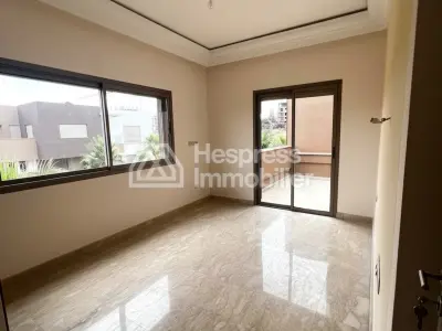 Near British School, empty villa with pool Bouskoura