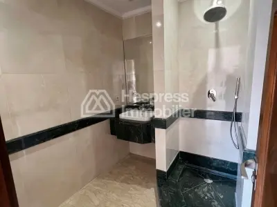 Near British School, empty villa with pool Bouskoura