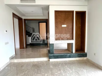 Near British School, empty villa with pool Bouskoura