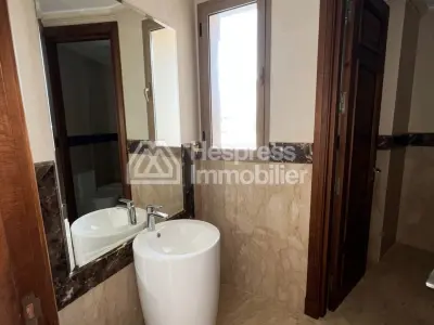 Near British School, empty villa with pool Bouskoura