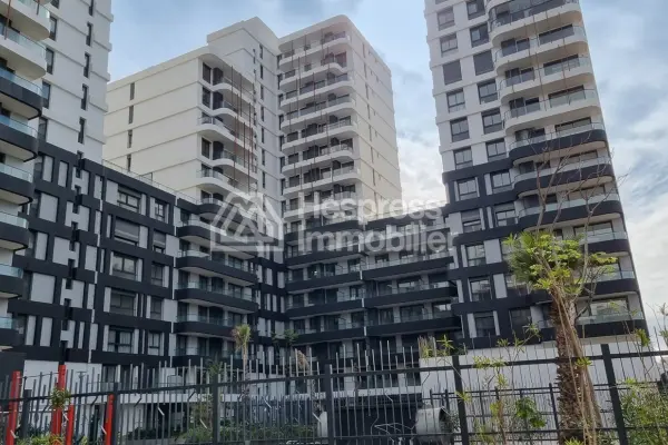 Empty studio apartment for rent CFC