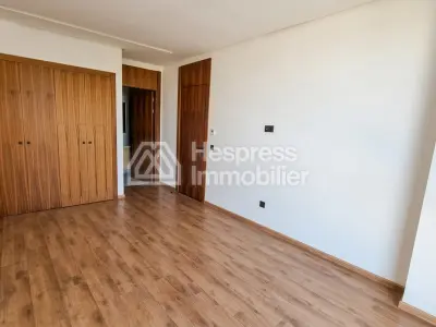 Empty studio apartment for rent CFC
