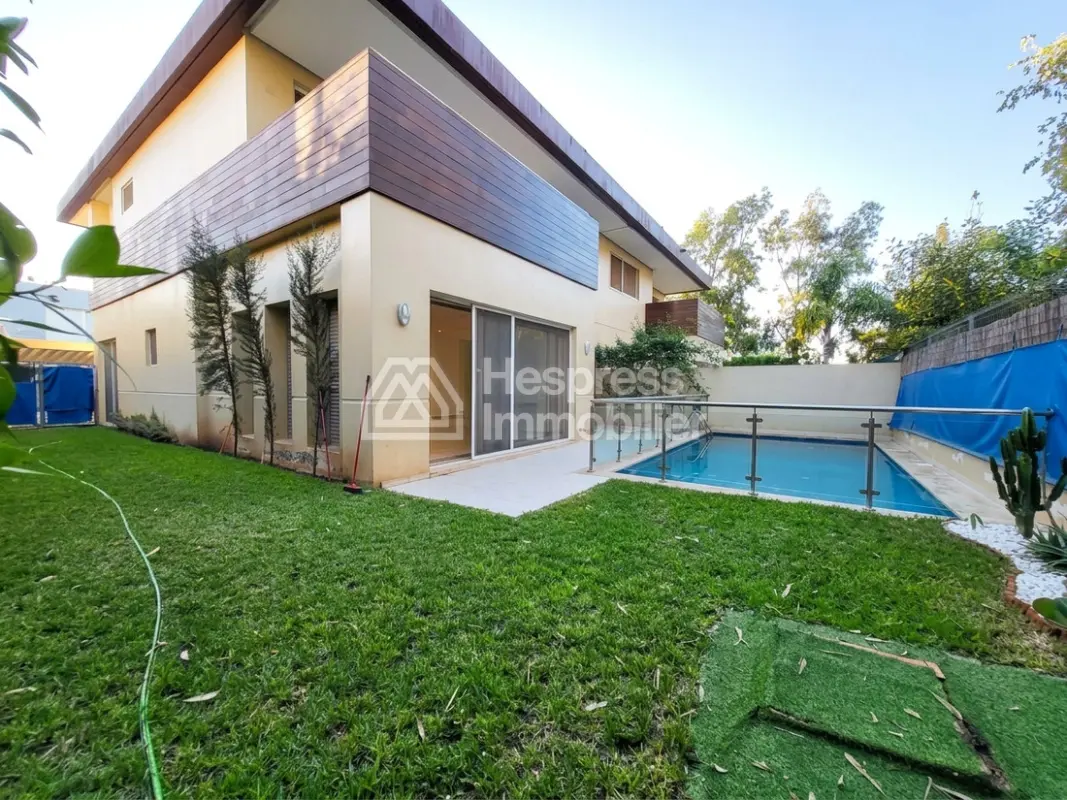 Villa in Bouskoura for rent with swimming pool, 320m²