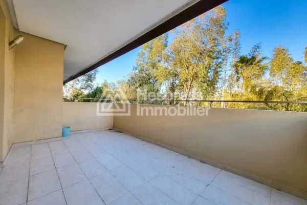 Villa in Bouskoura for rent with swimming pool, 320m²