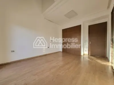 Villa in Bouskoura for rent with swimming pool, 320m²