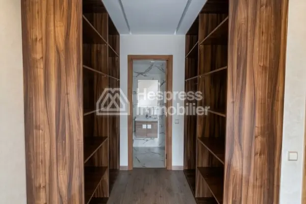 3-bedroom apartment for rent on Californie