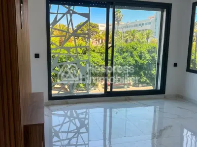 Studio vide neuf sur quartier hôpitaux