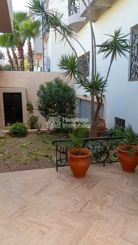 Villa for sale in Florida near Luigie restaurant
