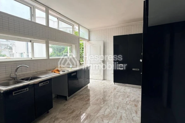 villa en location bien située à Hassan