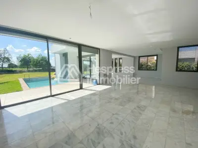 Villa with Pool and Golf View Ville verte