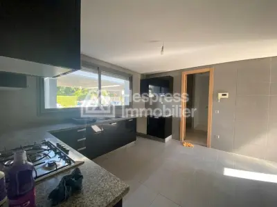 Villa with Pool and Golf View Ville verte