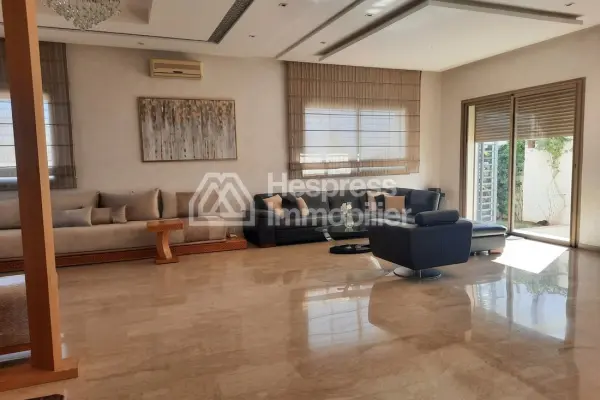فيلا واسعة للإيجار في Bouskoura أولاد صالح