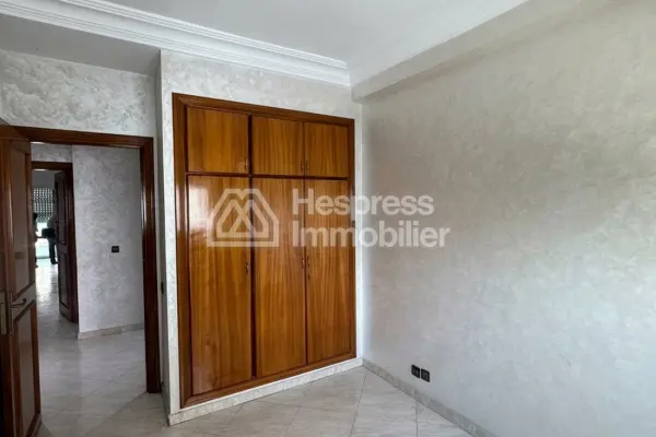 Appartement vide 76 m² à louer – 2 Mars